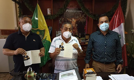ALCALDE RECIBIÓ DONACIÓN DE LIBROS PARA LA BIBLIOTECA MUNICIPAL POR ...